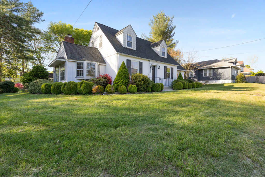 228 Center St, Sewell NJ