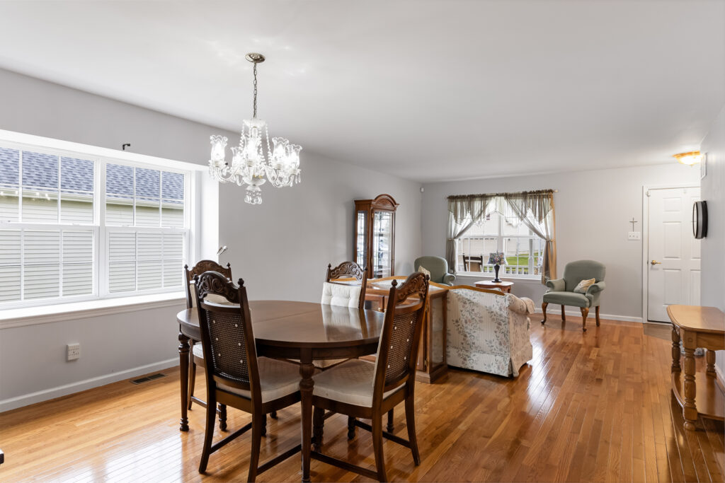 34 Silver Creek Dr, Mantua Township NJ