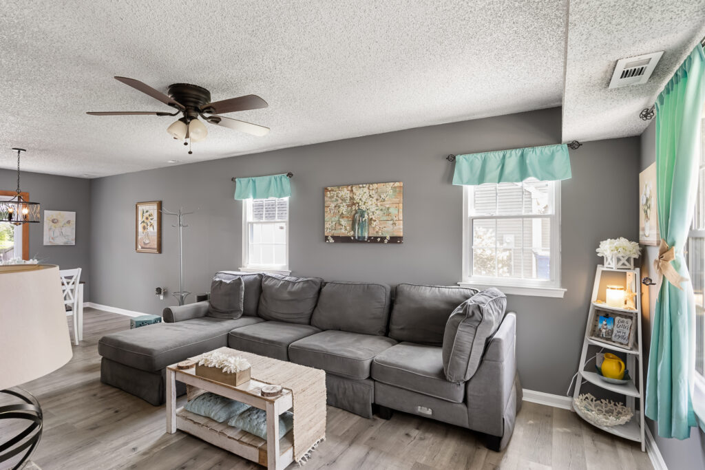 213 Stirrup Rd, Logan Township NJ