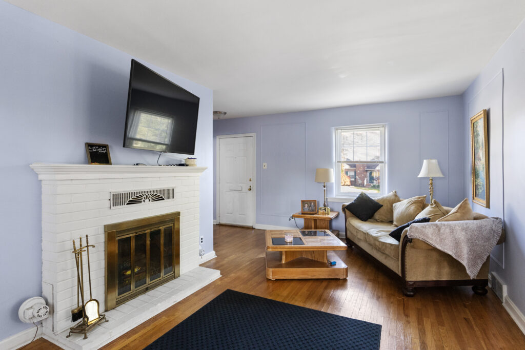 228 Center St, Sewell NJ