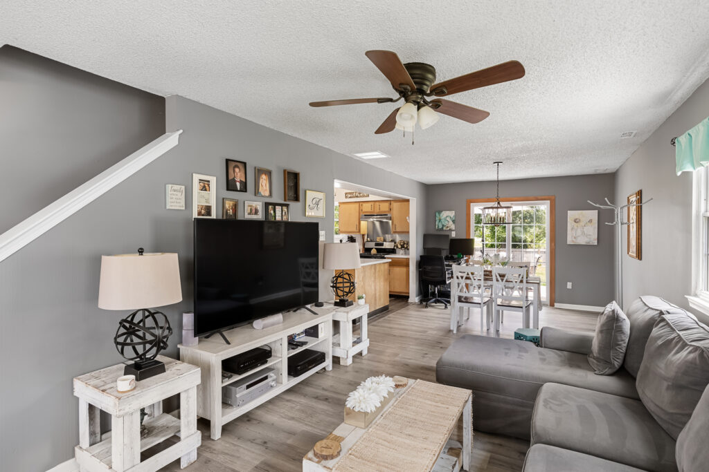 213 Stirrup Rd, Logan Township NJ