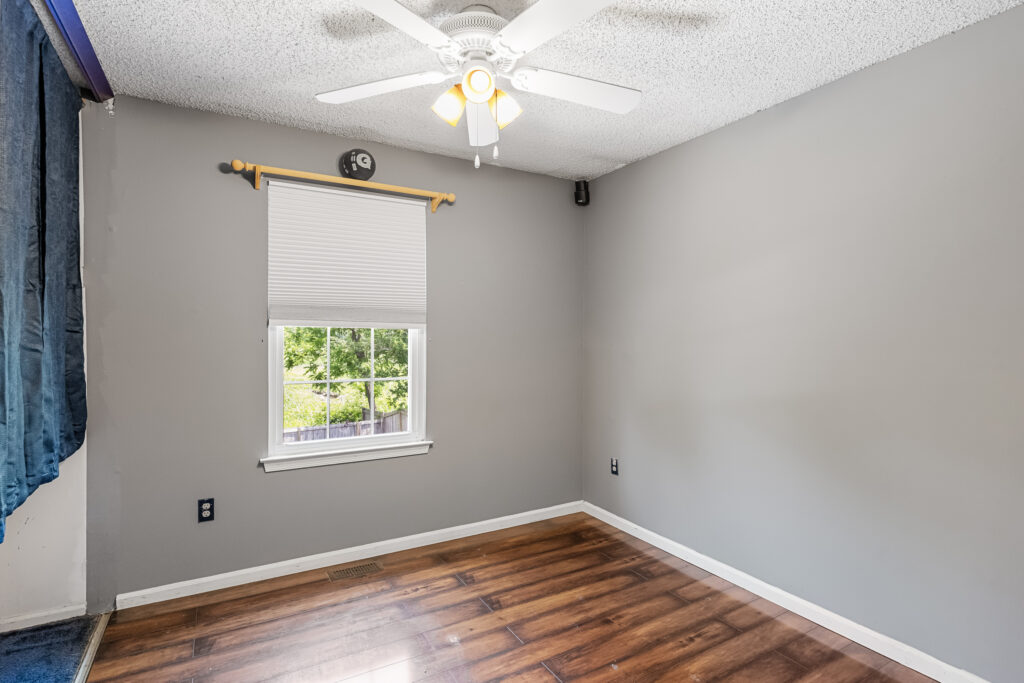 213 Stirrup Rd, Logan Township NJ