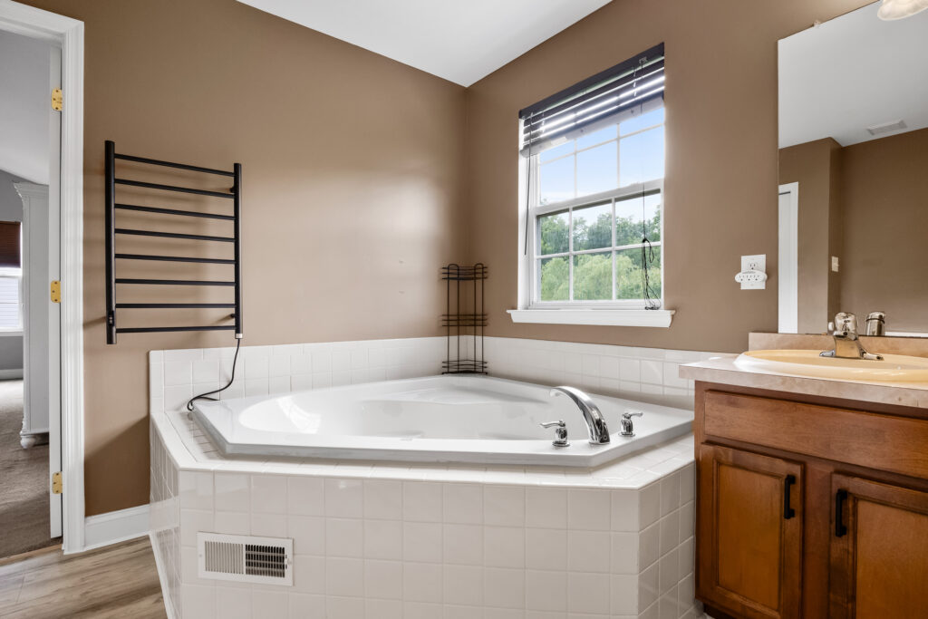 18 Ealey Ct, Glassboro NJ Home For Sale