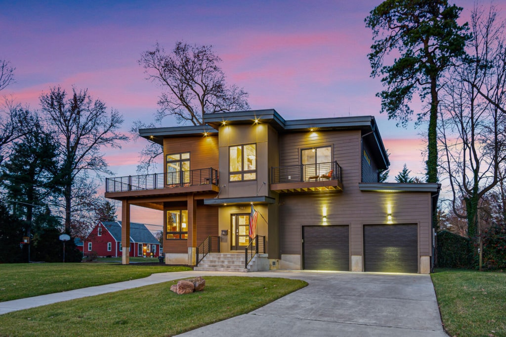 03 543 Lakeview Ave Twilight Delivered3 Mls