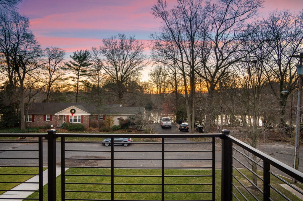 07 543 Lakeview Ave Twilight Delivered7 Mls