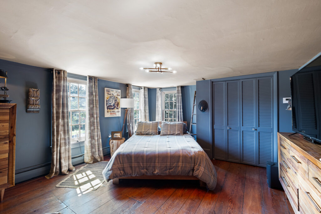 10 76 S Main St Delivered 1