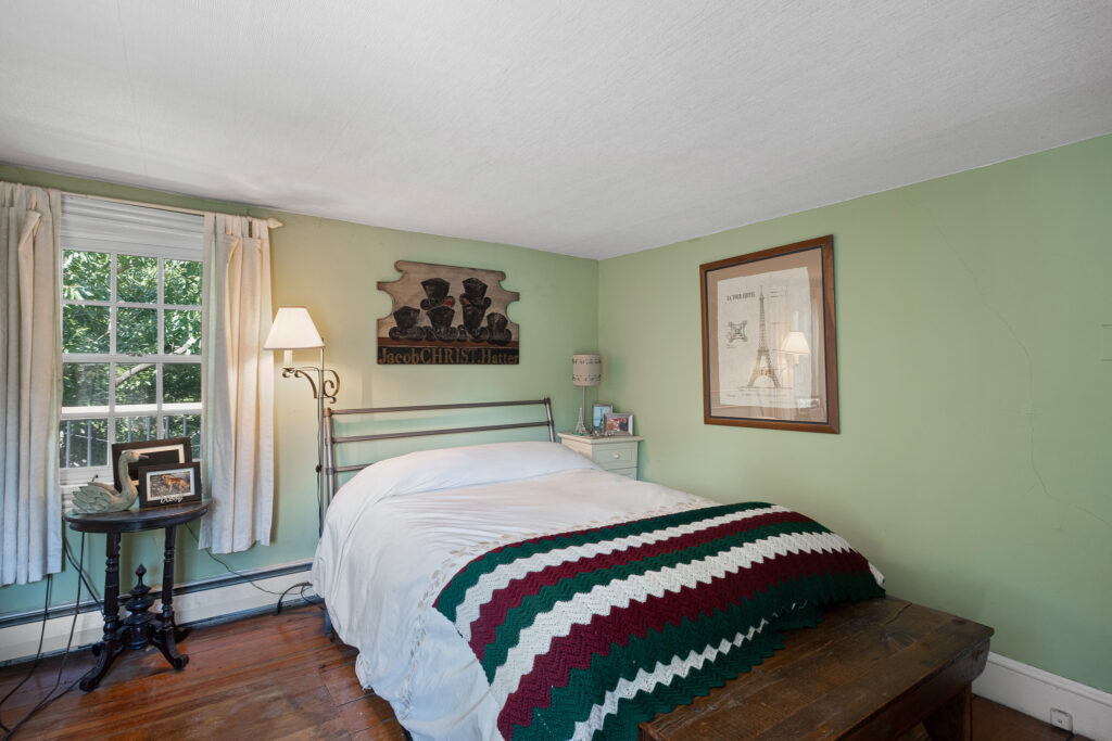 13 76 S Main St Delivered 4