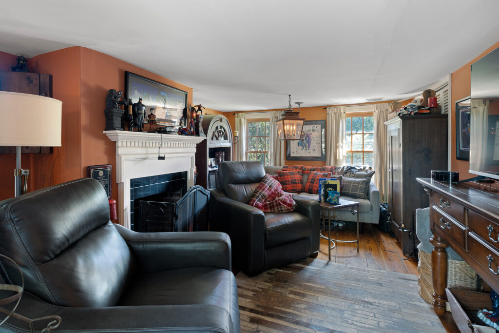 76 S Main St, Mullica Hill NJ