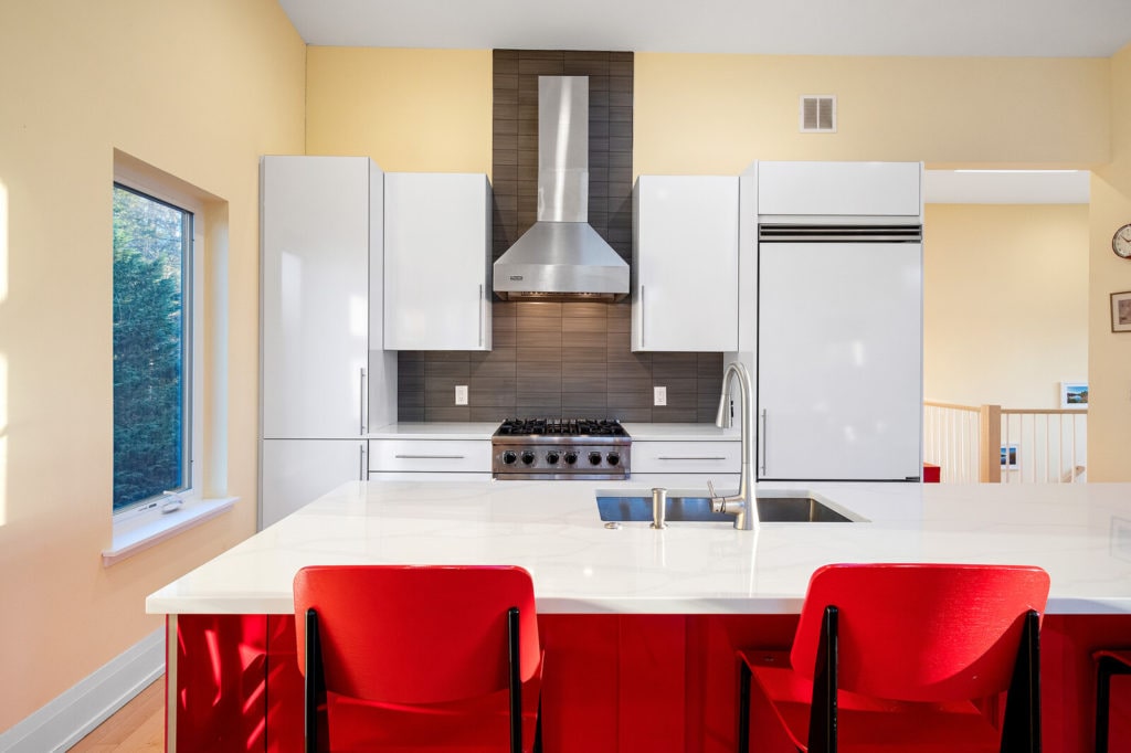 16 543 Lakeview Ave Delivered9 Mls