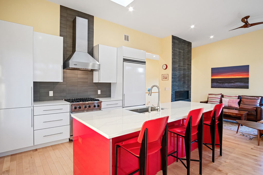 17 543 Lakeview Ave Delivered10 Mls