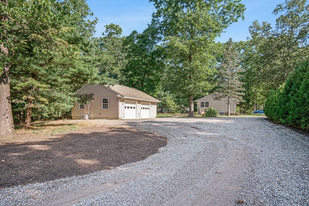 20 935 Upper Dam Dr Delivered 20