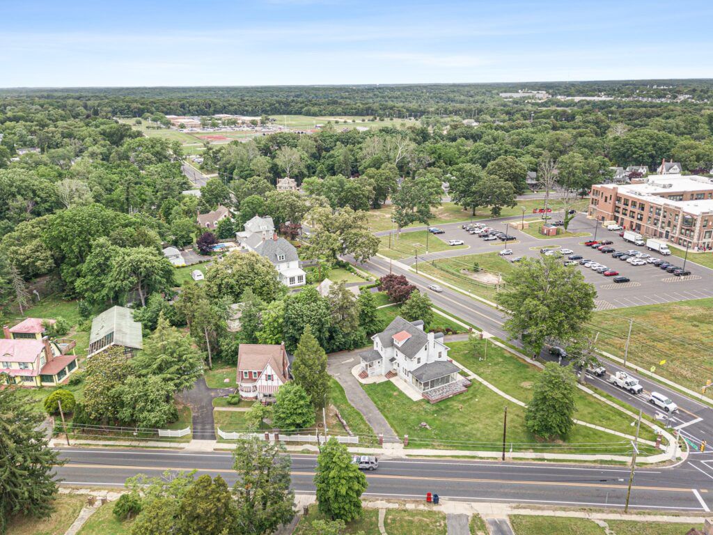 40 West Ave S