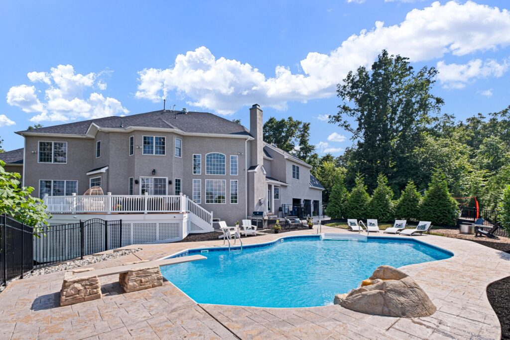 64 211 Forest Wood Rd Delivered 47
