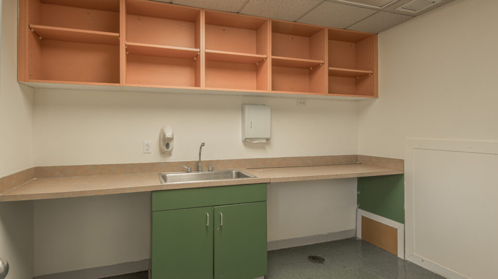 Back Washroom 1