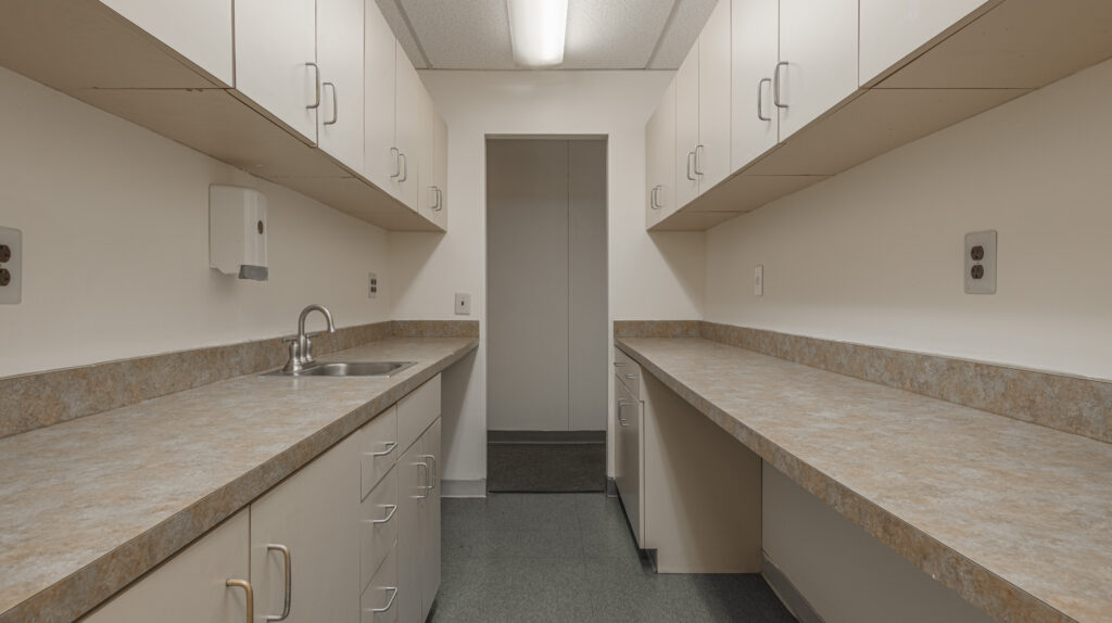 Connecting Room