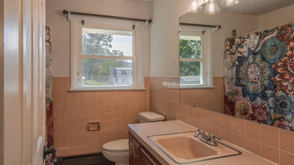 Hall Bathroom 7