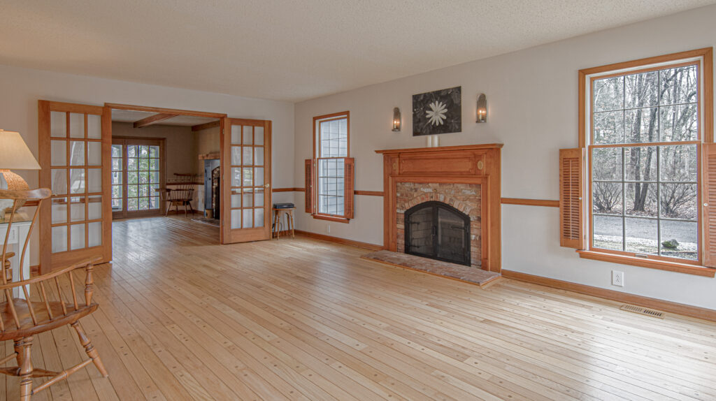 Living Room 81